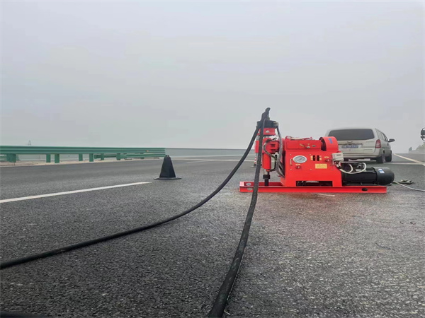 天涯马路路基路面开裂下沉注浆加固灌浆